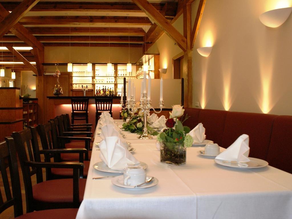 Hotel Und Restaurant Am Peenetal Liepen  المظهر الخارجي الصورة