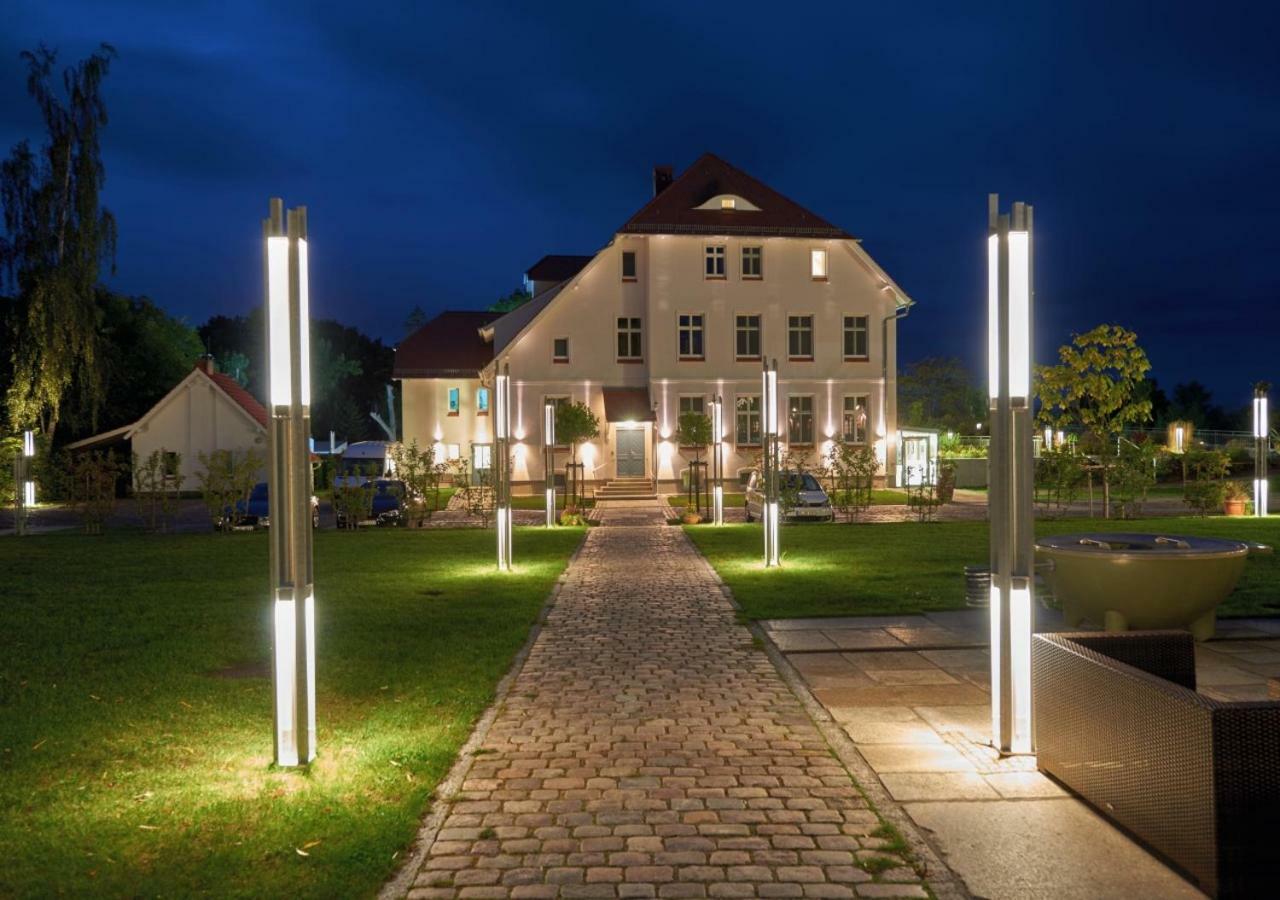 Hotel Und Restaurant Am Peenetal Liepen  المظهر الخارجي الصورة
